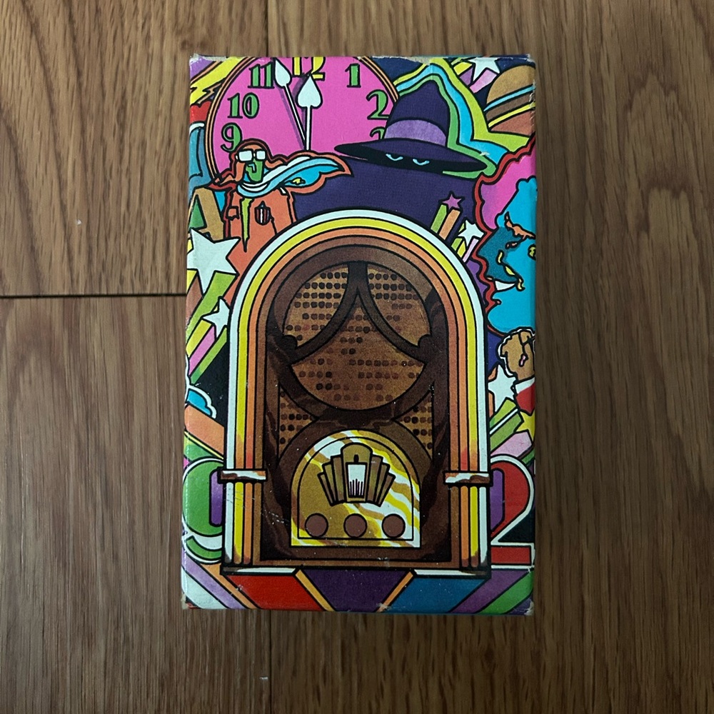 Avon Vibrant Retro Art Box